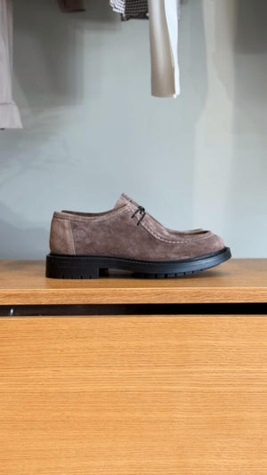 02726_477_2|69cee18aa04d53f1dd93cbbea5bc1421